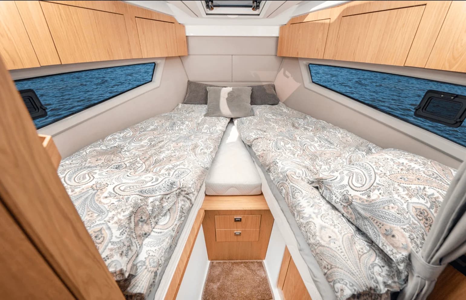 GRANDEZZA 30 OUTBOARD