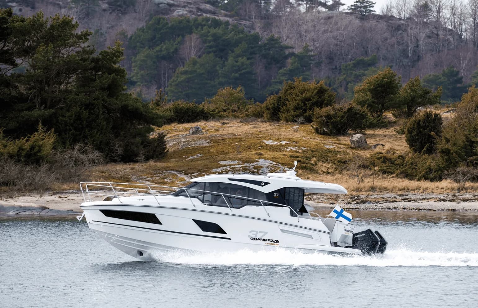GRANDEZZA 37 OUTBOARD