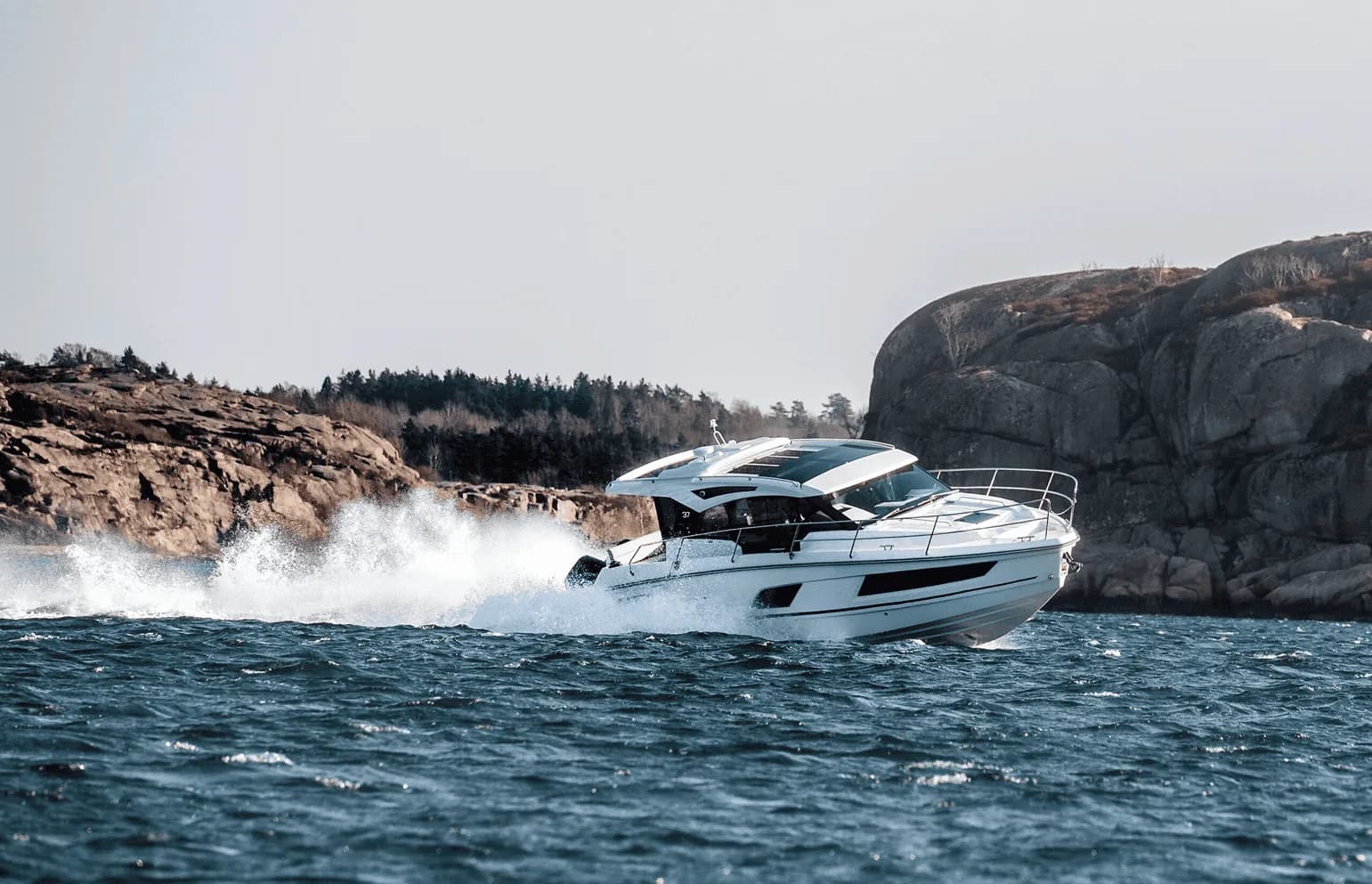 GRANDEZZA 37 OUTBOARD