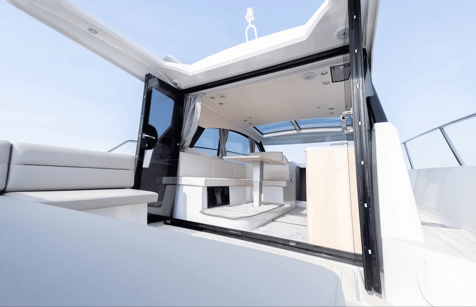 GRANDEZZA 37 OUTBOARD