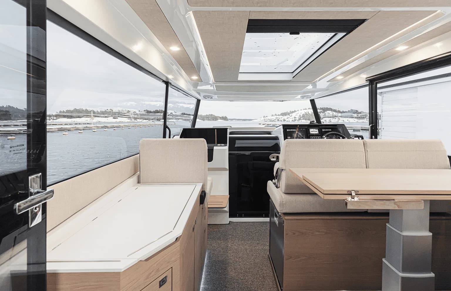 QUARKEN 35 CABIN