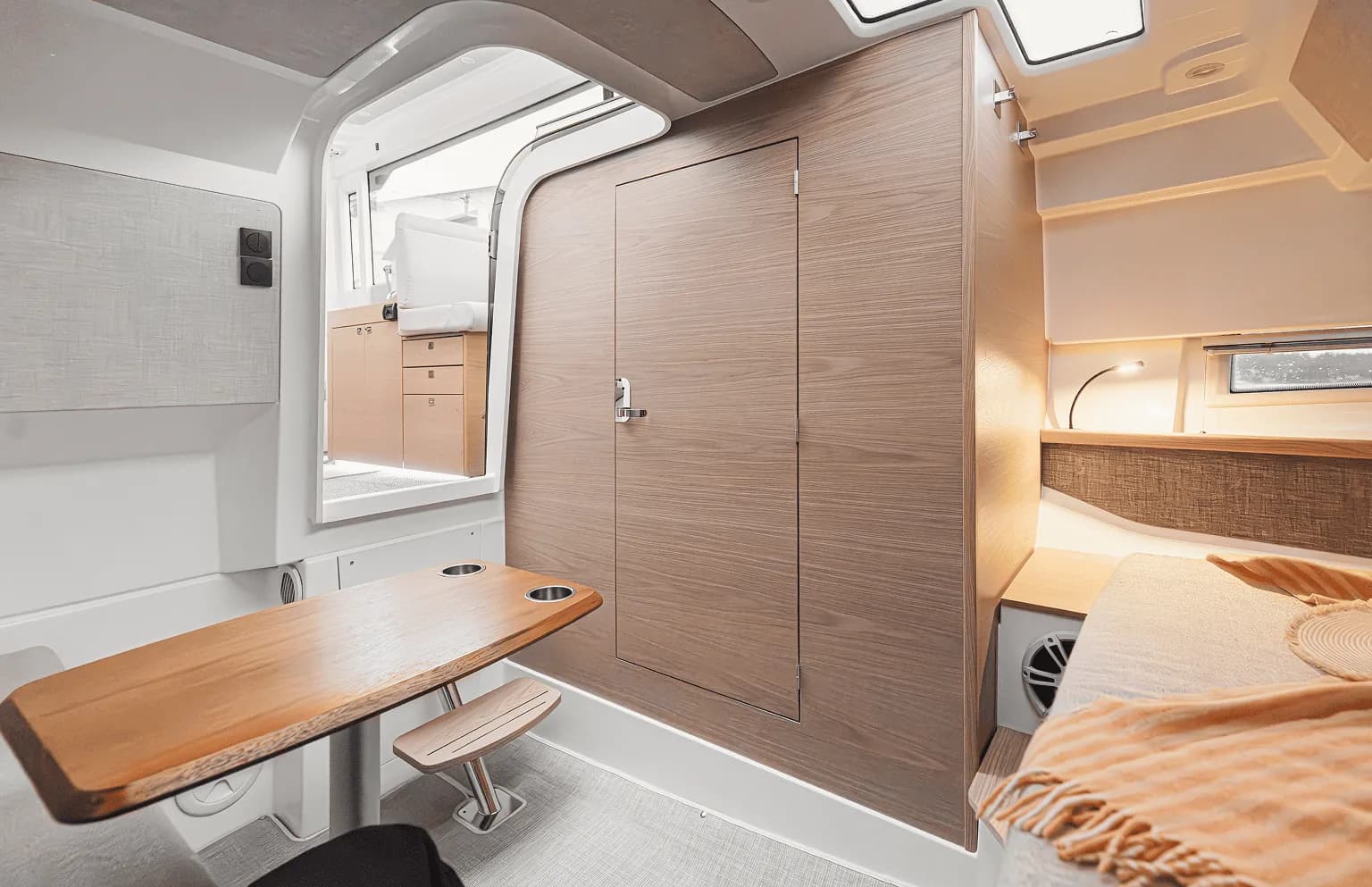 QUARKEN 35 CABIN