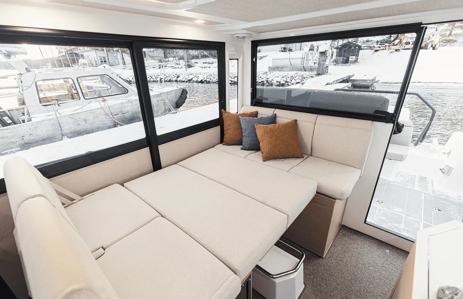 QUARKEN 35 CABIN