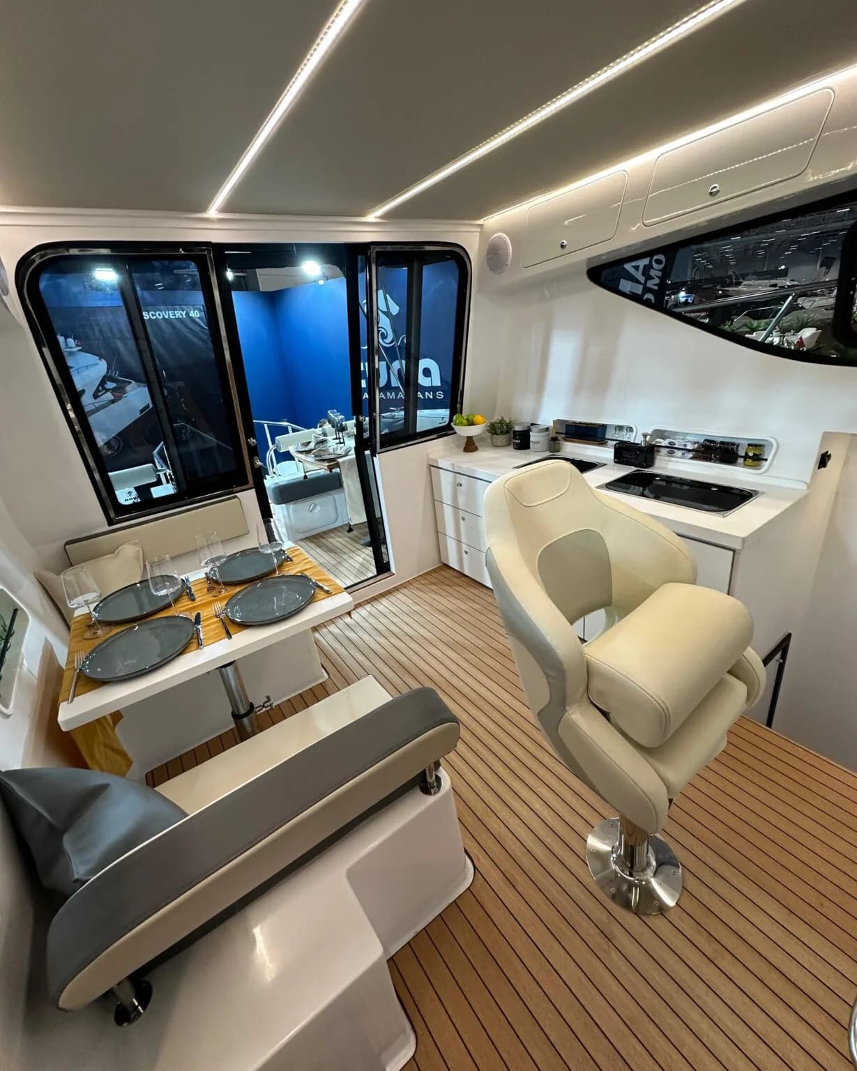 DISCOVERY 30
